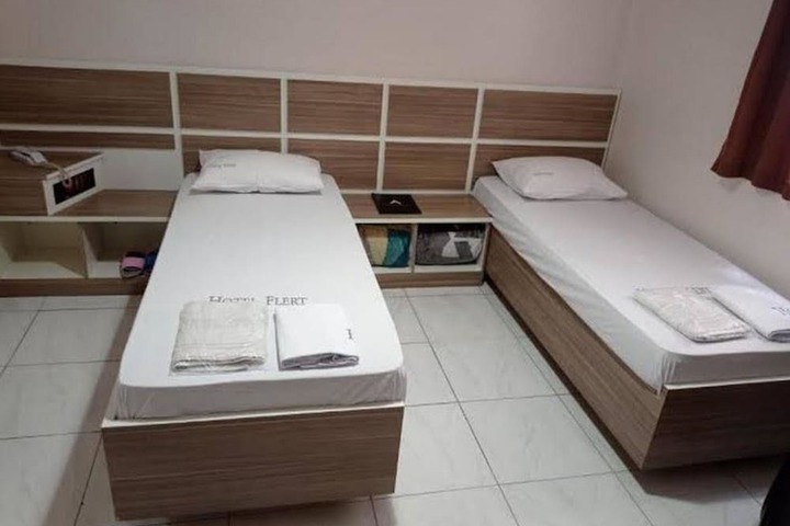 Room 19 of 39