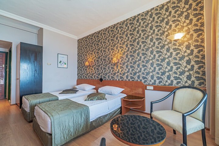 Room 9 of 309