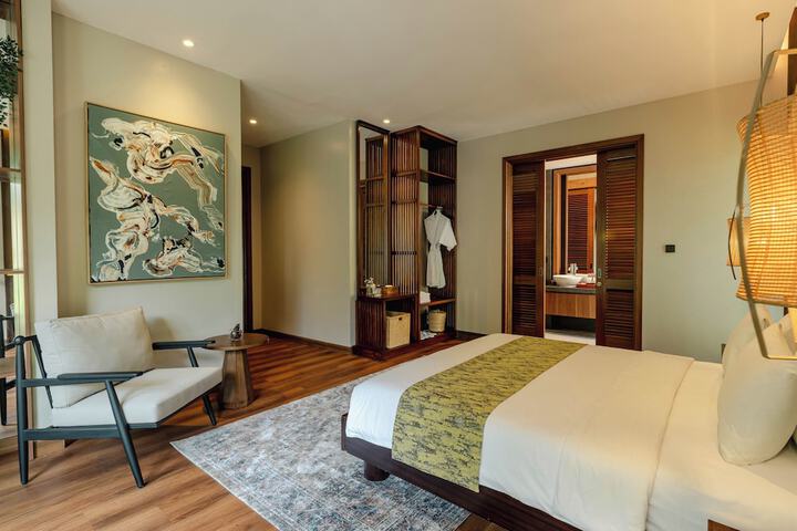 Room 28 of 142