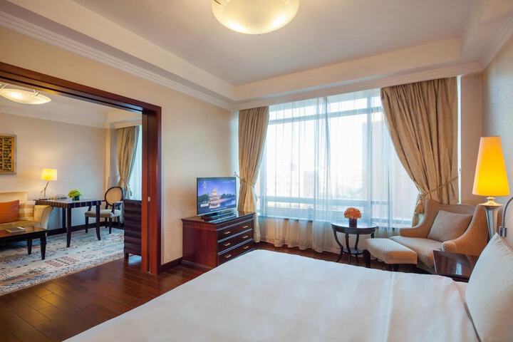 Room 15 of 83