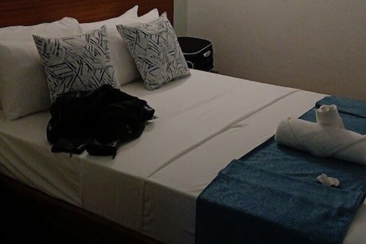 Room 8 of 34