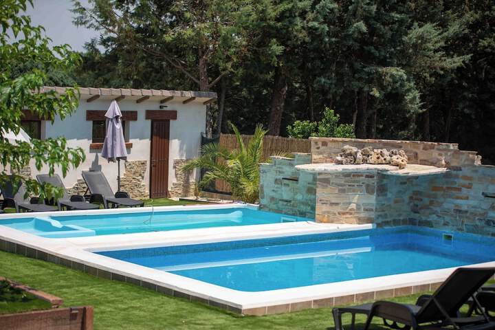 Pool 66 of 108