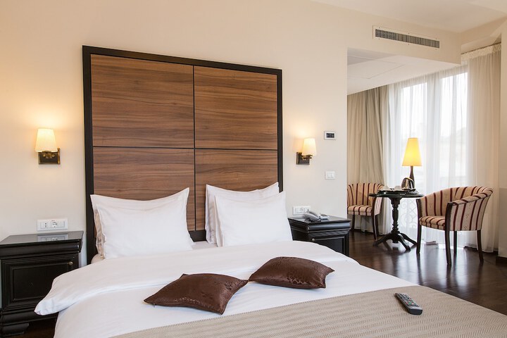 Room 29 of 102