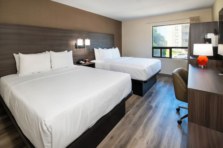 Room 21 of 38