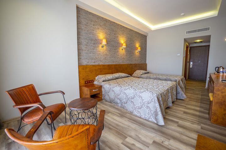Room 46 of 177