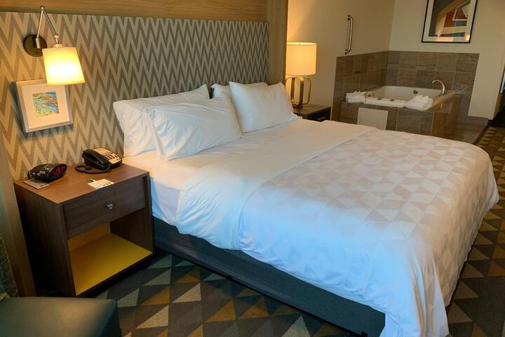 1 King Bed (3 of 16)