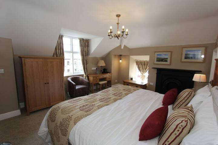 Room 5 of 43