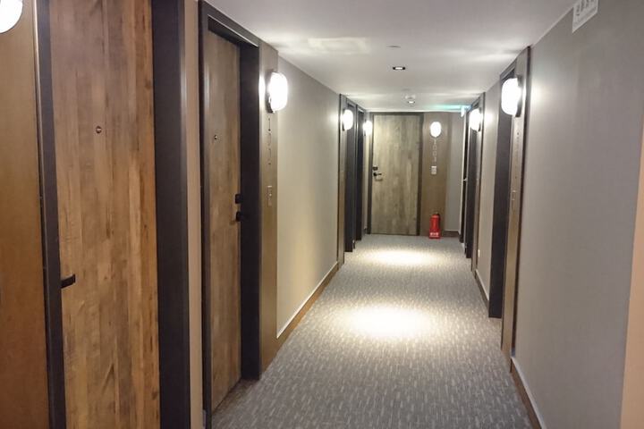 Ballroom/Hall 36 of 39