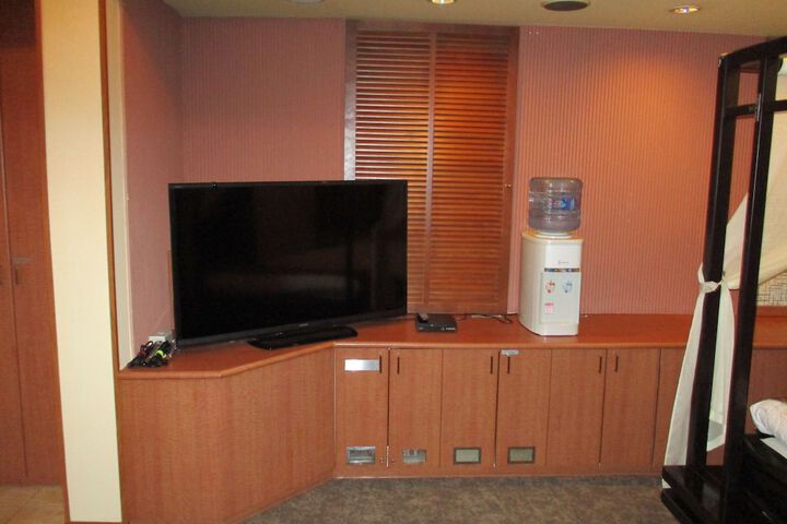 Room 10 of 47