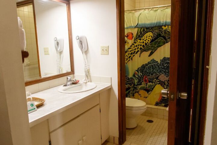 Room 23 of 34
