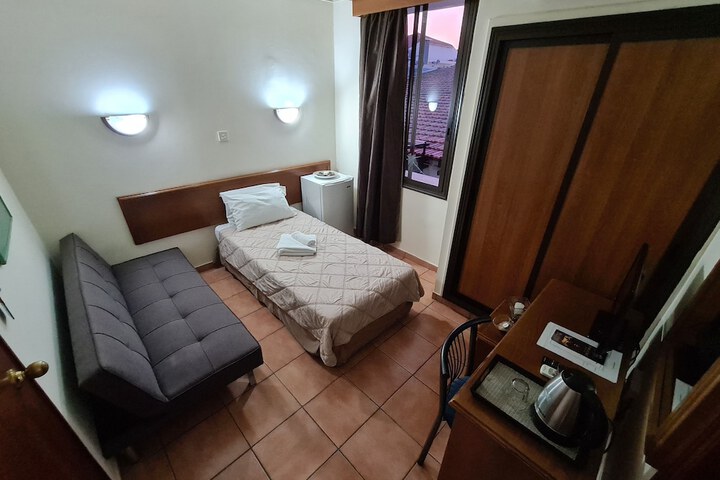 Room 19 of 64