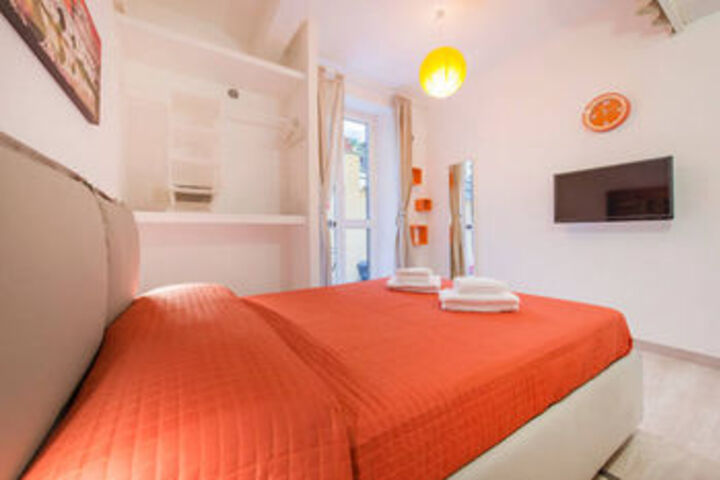 Room 14 of 64