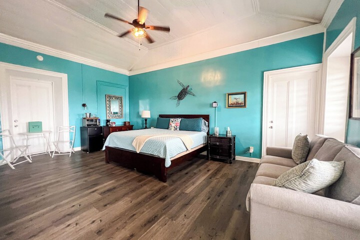 Room 42 of 171