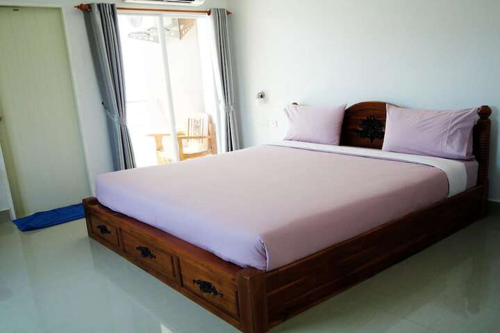 Room 9 of 47