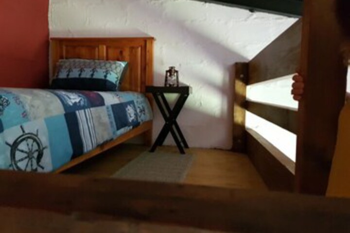 Room 10 of 33