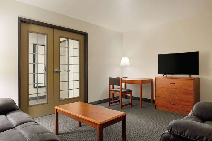 Room 26 of 60
