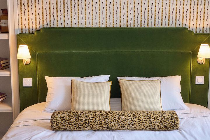 Room 2 of 25