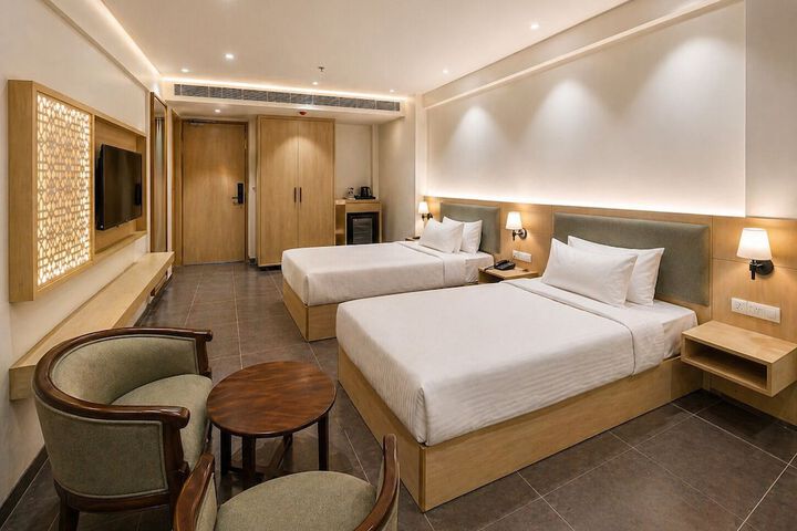 Room 4 of 13