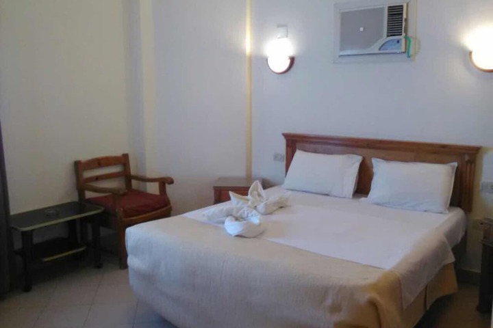 Room 6 of 72