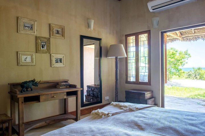 Room 4 of 50