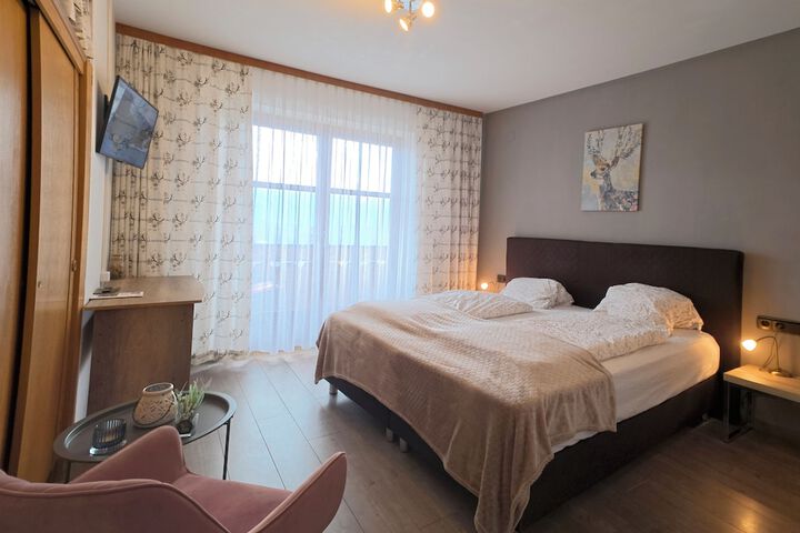 Room 15 of 96