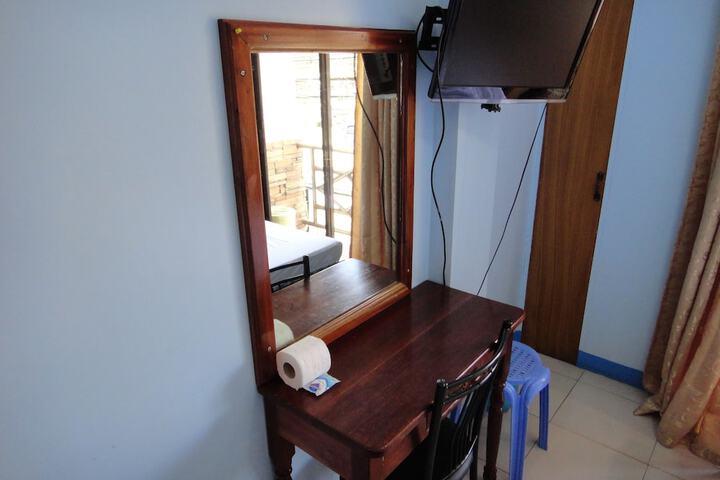 Room 21 of 40