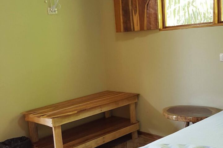 Room 9 of 37