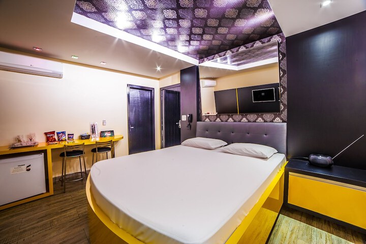 Room 14 of 19