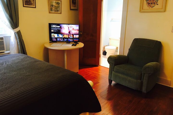 Room 9 of 246
