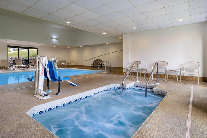 Pool Hotel