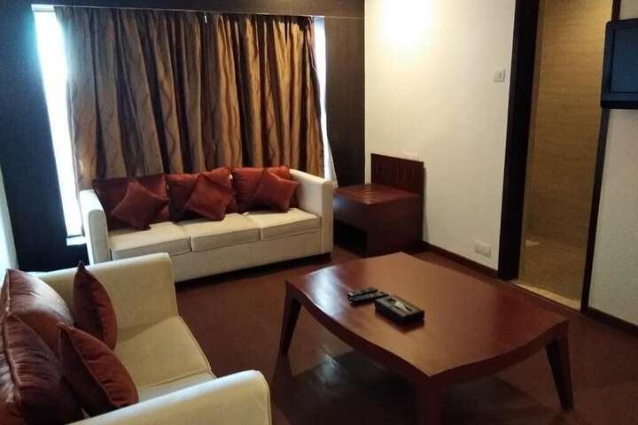 Room 17 of 32