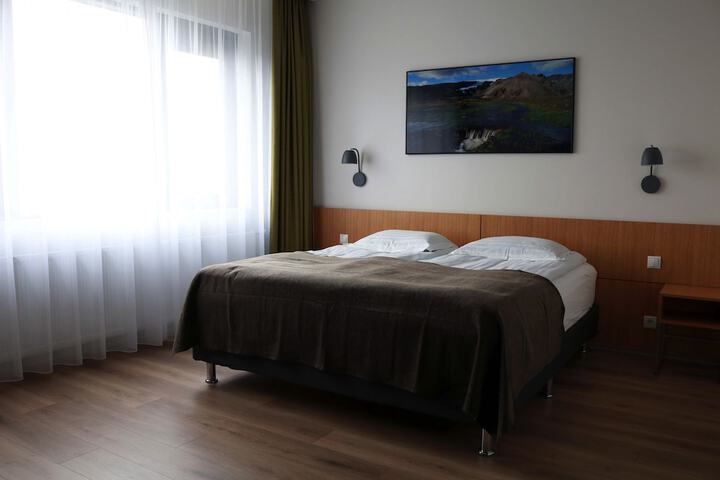 Room 6 of 96