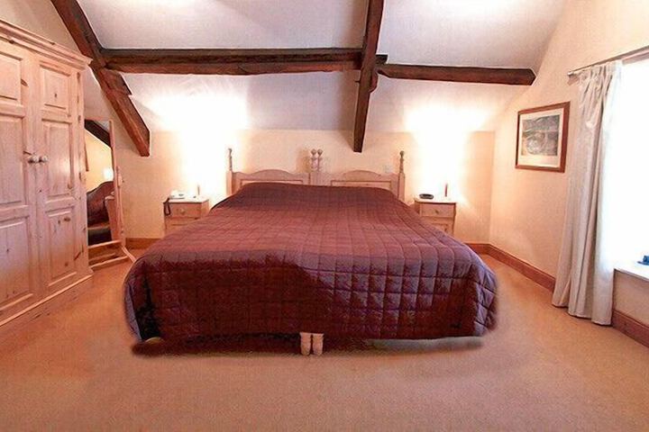 Room 15 of 44