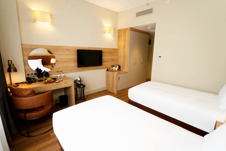 Room 10 of 110