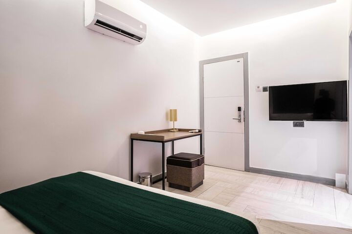 Room 16 of 61