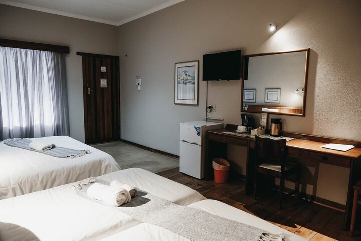 Room 6 of 54
