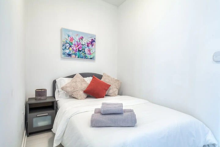 Room 20 of 157