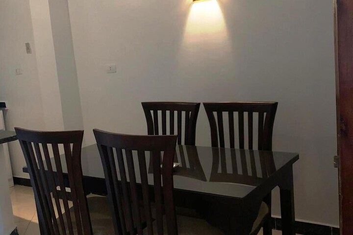 Room 10 of 80