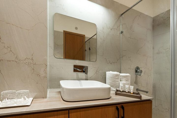 Room 15 of 26