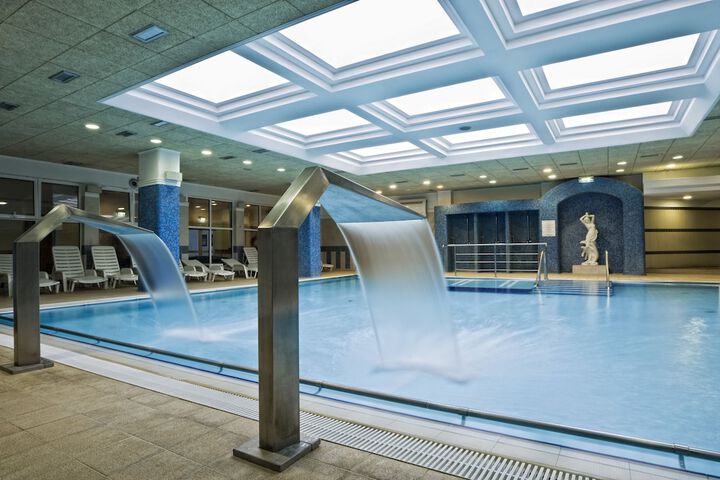 Pool 18 of 43