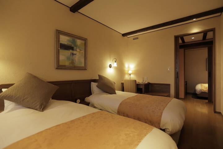 Room 8 of 79