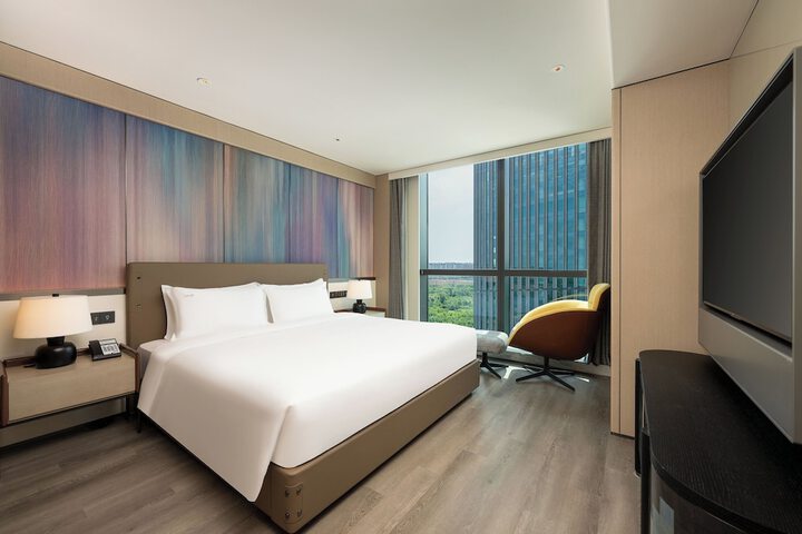 Room 4 of 83