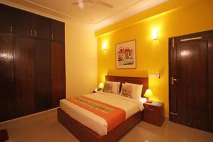 Room 8 of 27