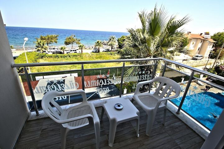 Terrace/Patio 8 of 16