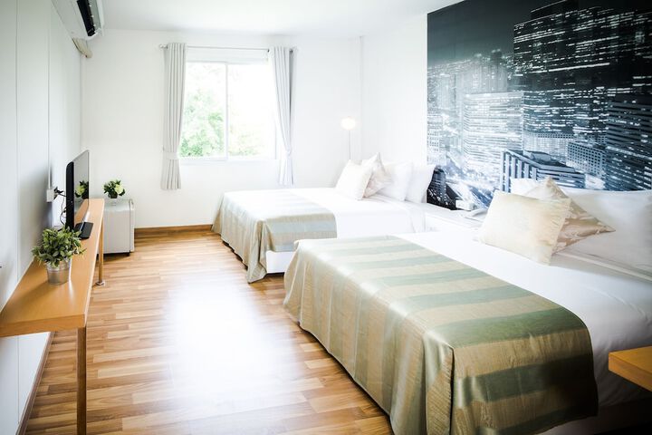 Room 12 of 62