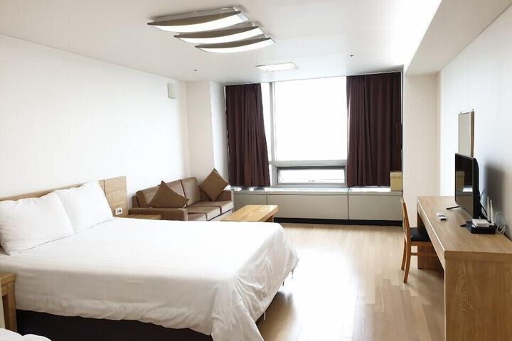 Room 4 of 23