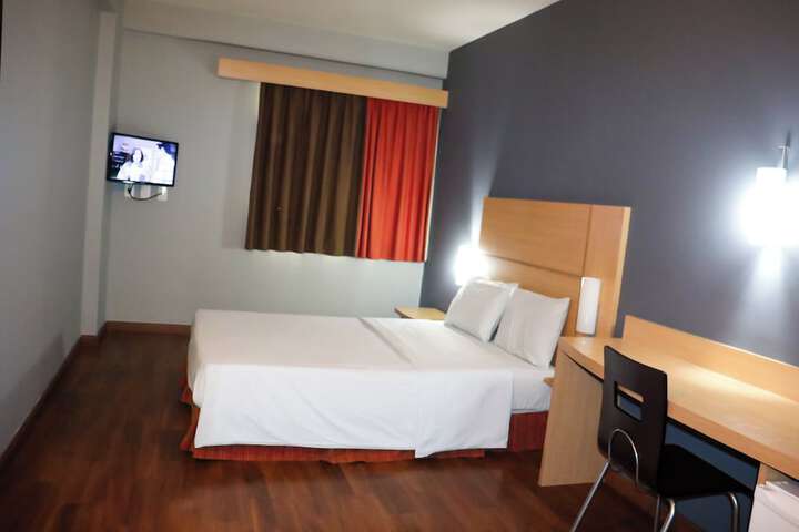 Room 21 of 62