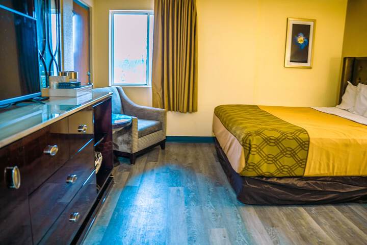 Premium King Bed (14 of 14)