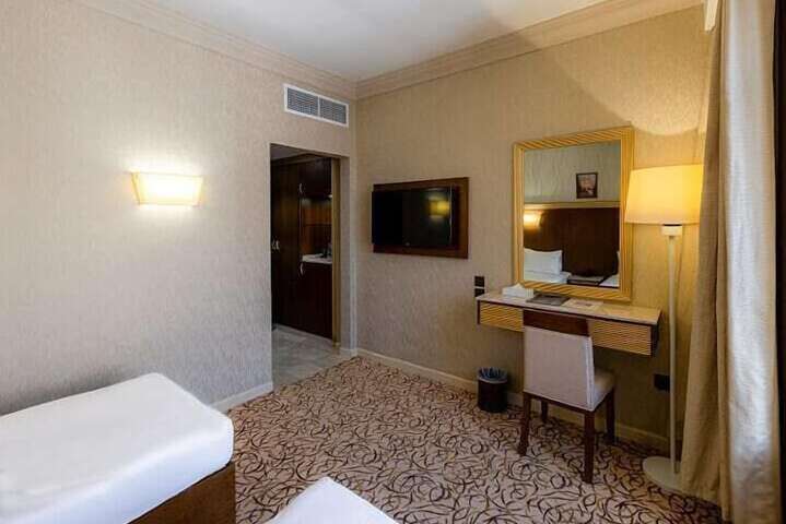 Room 25 of 35