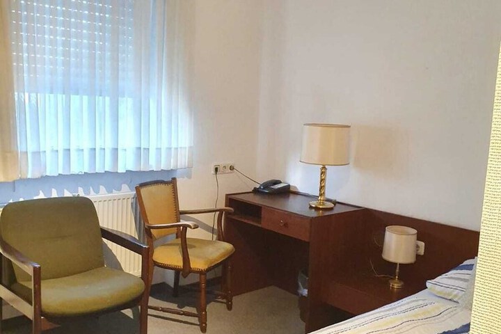 Room 20 of 39